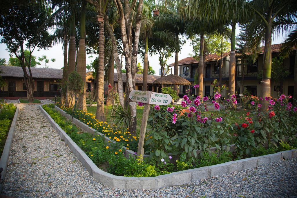 Chitwan Adventure Resort Sauraha Eksteriør billede