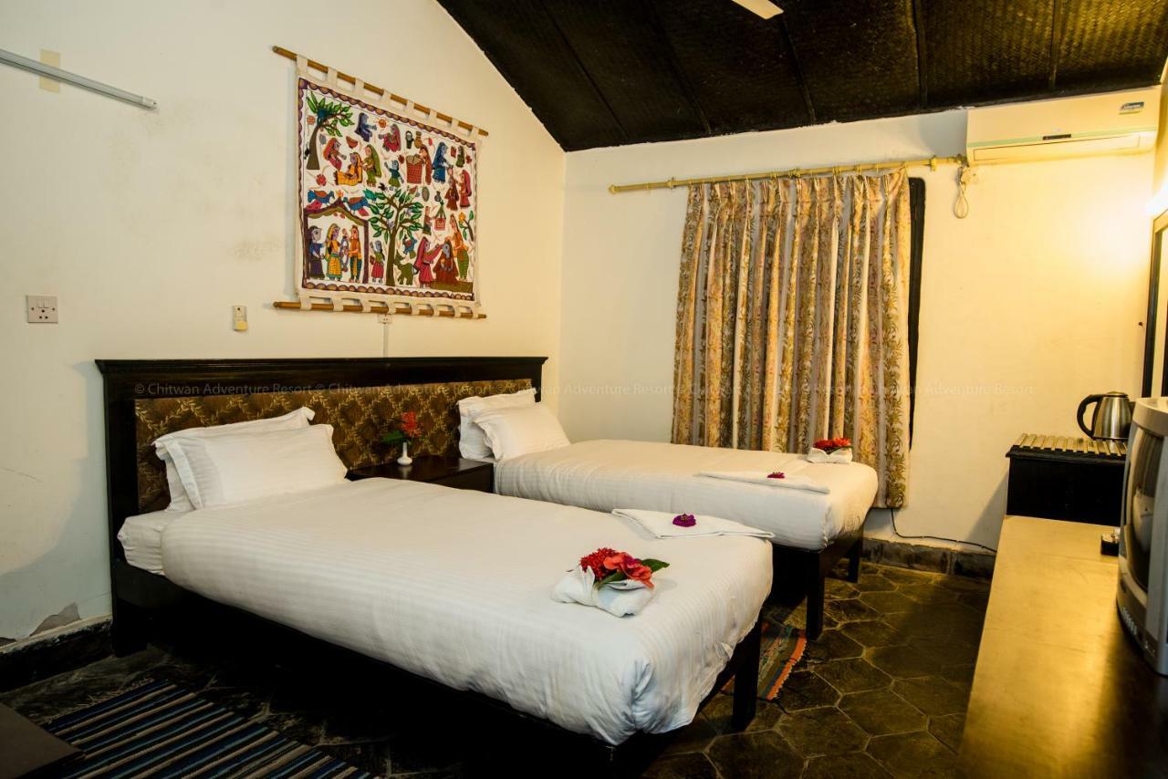 Chitwan Adventure Resort Sauraha Eksteriør billede