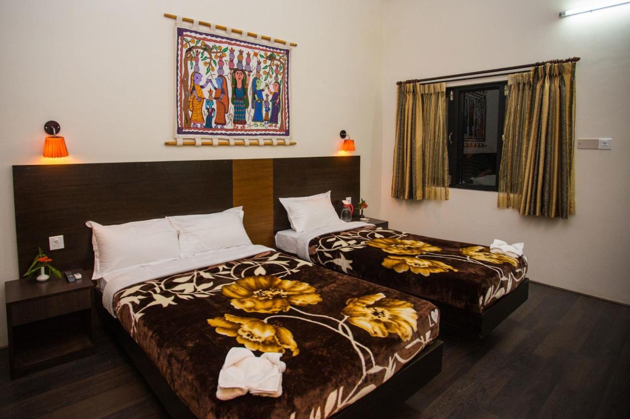 Chitwan Adventure Resort Sauraha Værelse billede